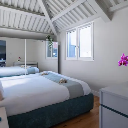 Attic Design - Duomo 15 Min - Free Wifi Apartment *